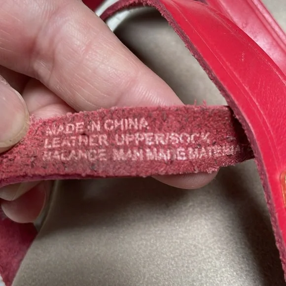 Women’s sz 8.5 red Sunjuns Sharons G. H. Bass & Co leather thong good condition - Picture 5 of 11